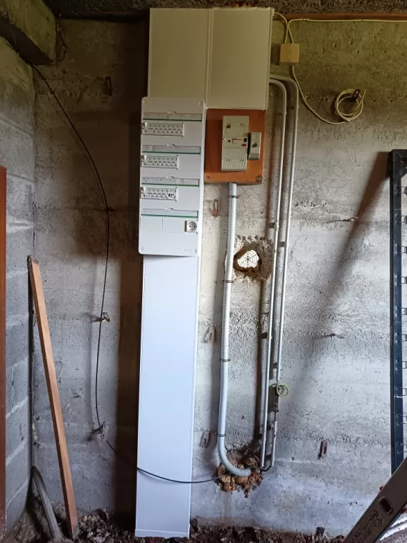 Remplacement de tableau électrique à Chanat-la-Mouteyre, Clermont-Ferrand, Fart'Elec